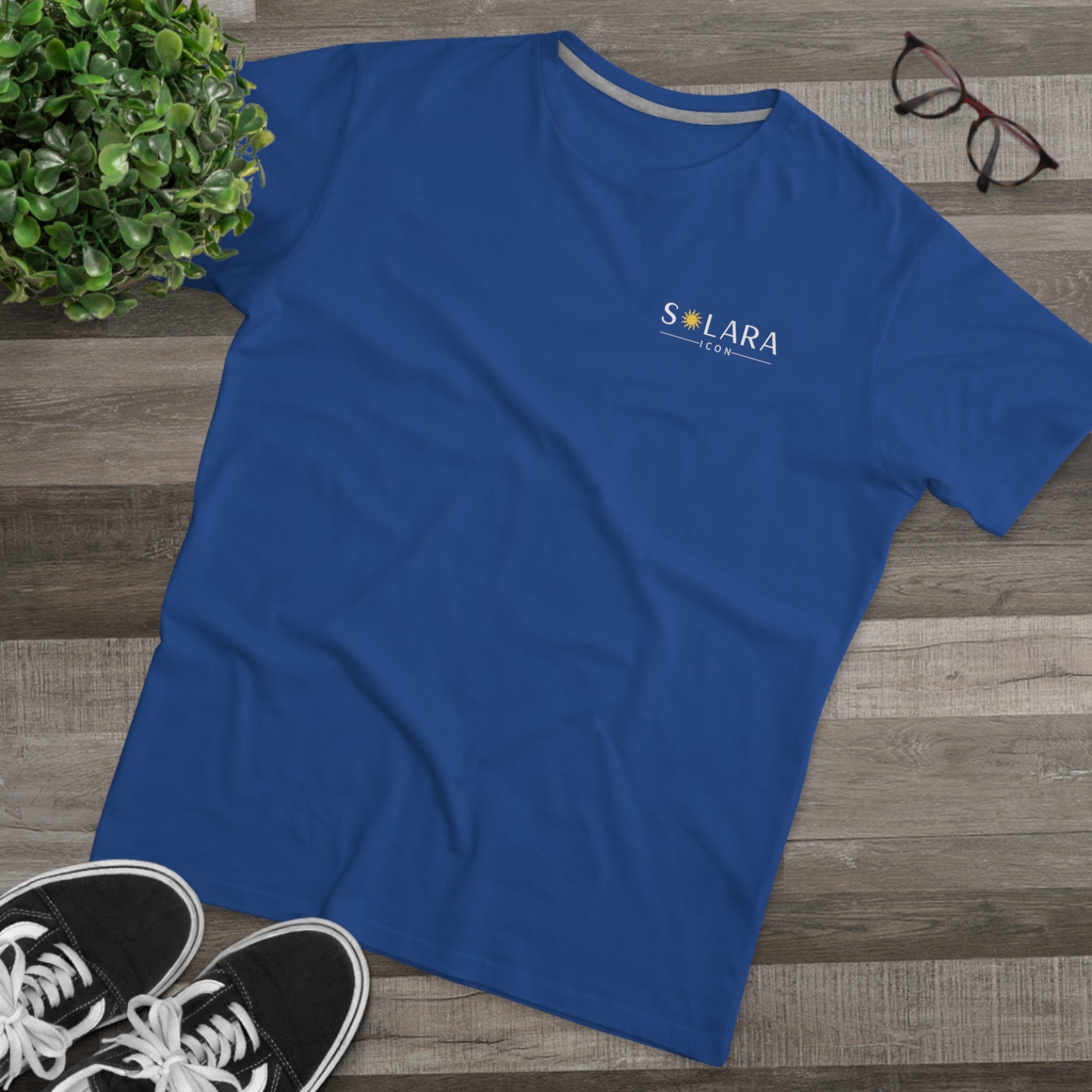 Solara Icon-Stylish Men's Modern-fit Tee, Casual Fashion Top, Gift for Him, Summer Wardrobe Essential