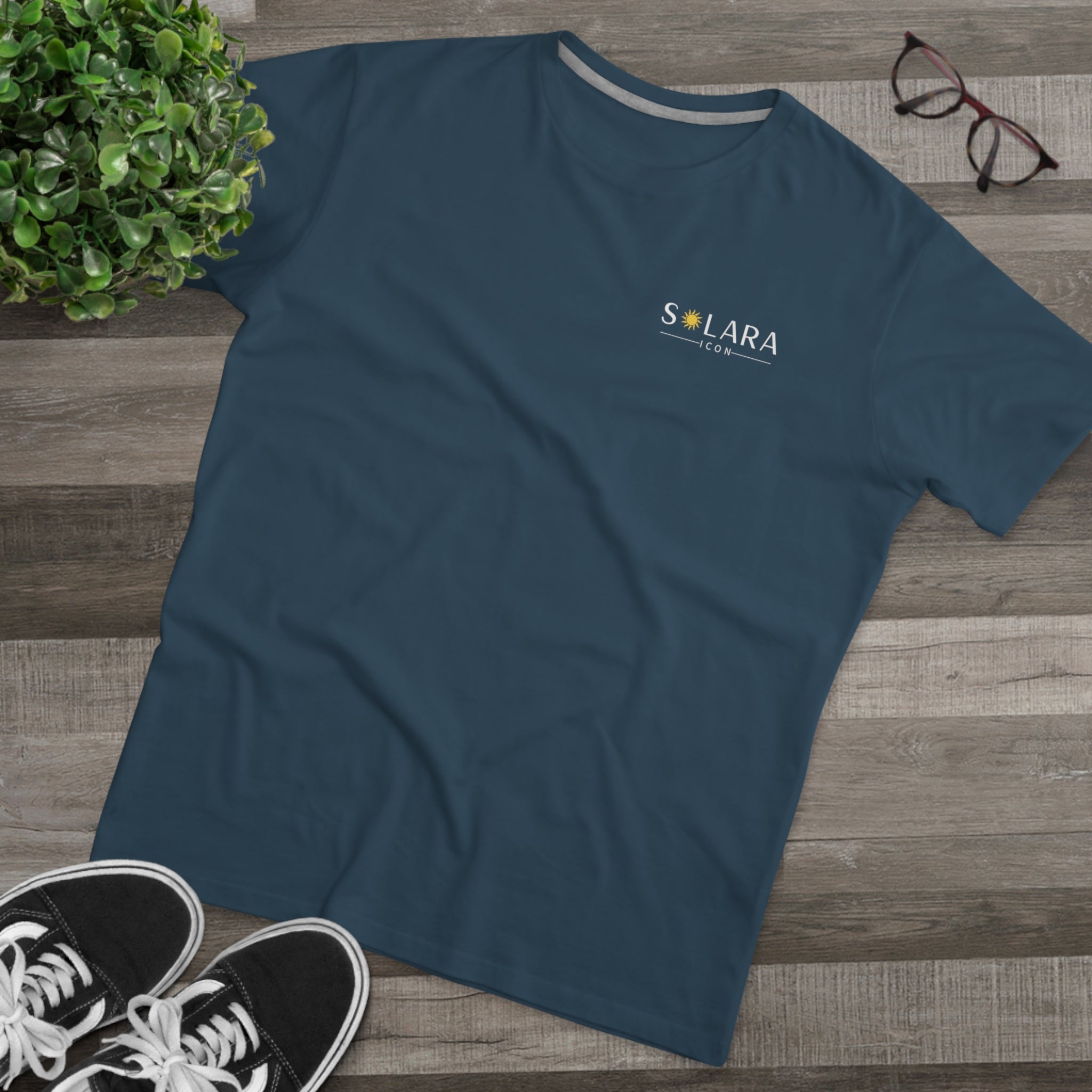 Solara Icon-Stylish Men's Modern-fit Tee, Casual Fashion Top, Gift for Him, Summer Wardrobe Essential